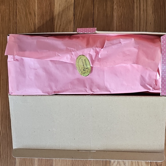 Wizard of Oz Dorothy Porcelain Doll Paradise Galleries - Picture 11 of 12